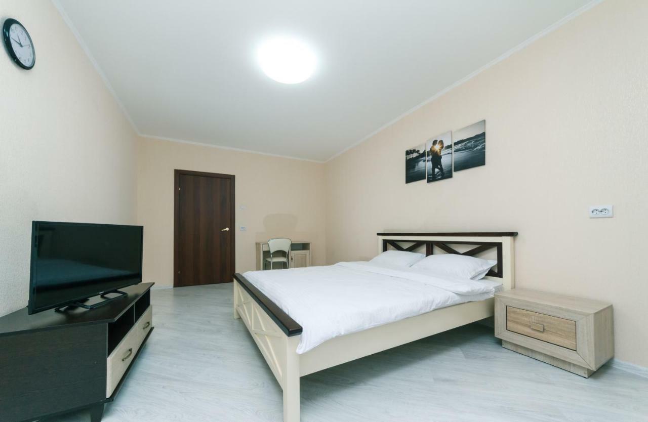 Видовая Квартира Yaroslavichi-2 Vyshhorod Exterior foto